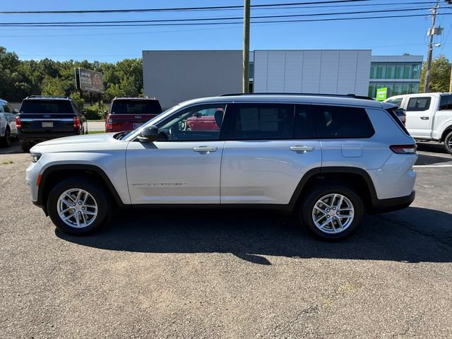Used 2022 Jeep Grand Cherokee L Laredo w/ Luxury Tech Group I AWD/4WD image 7