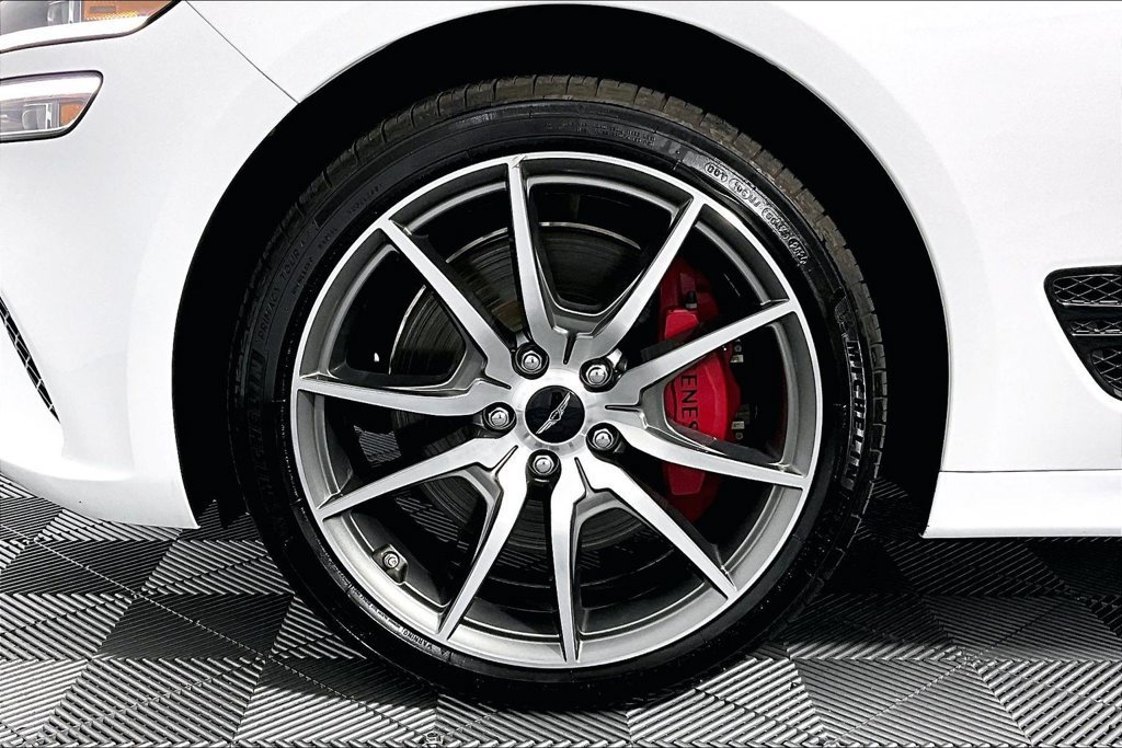 Used 2025 Genesis G70 2.5T RWD image 8