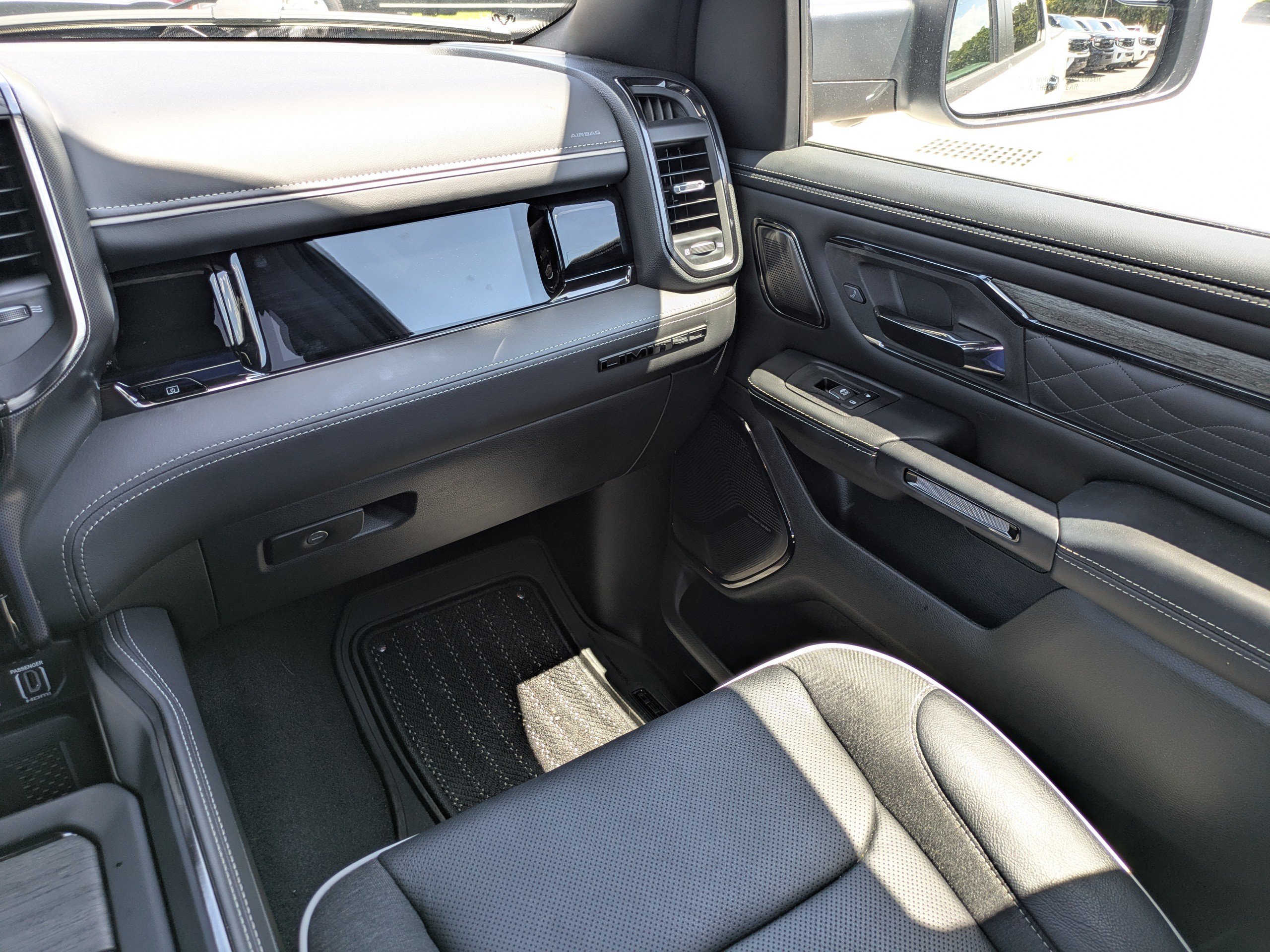 Used 2026 RAM 1500 Limited AWD/4WD image 16