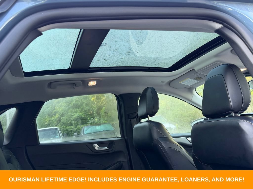 Certified 2025 Ford Escape Platinum AWD/4WD image 10