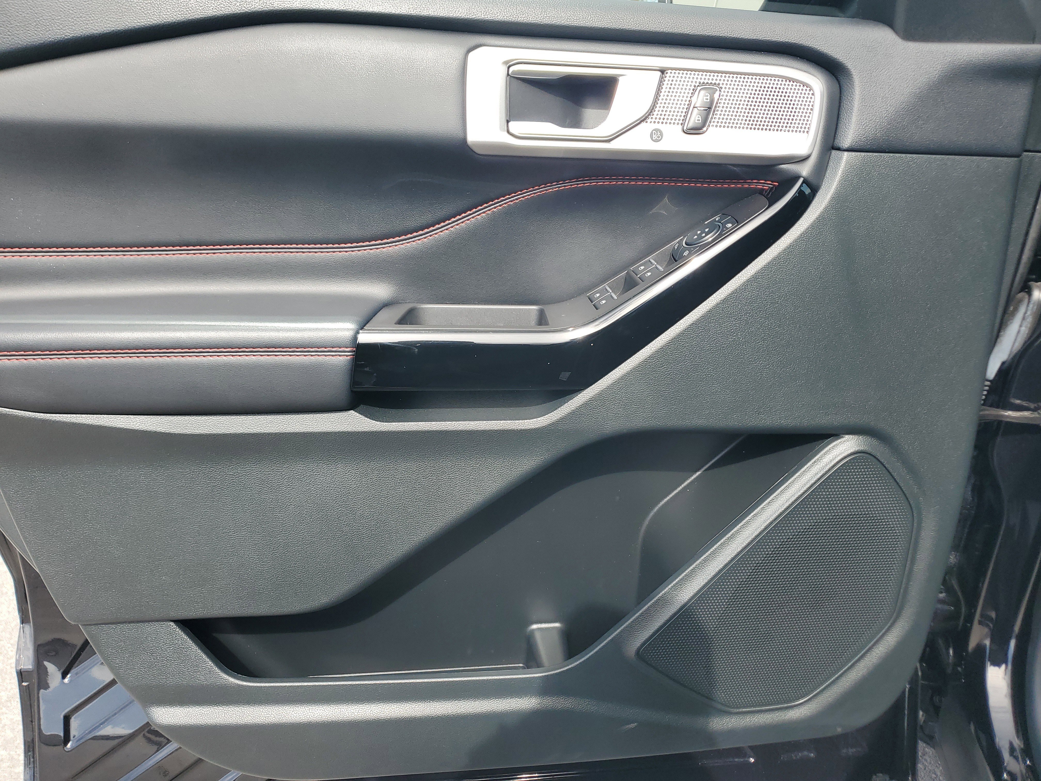 Certified 2023 Ford Explorer ST-Line w/ Class IV Trailer Tow Package RWD image 29