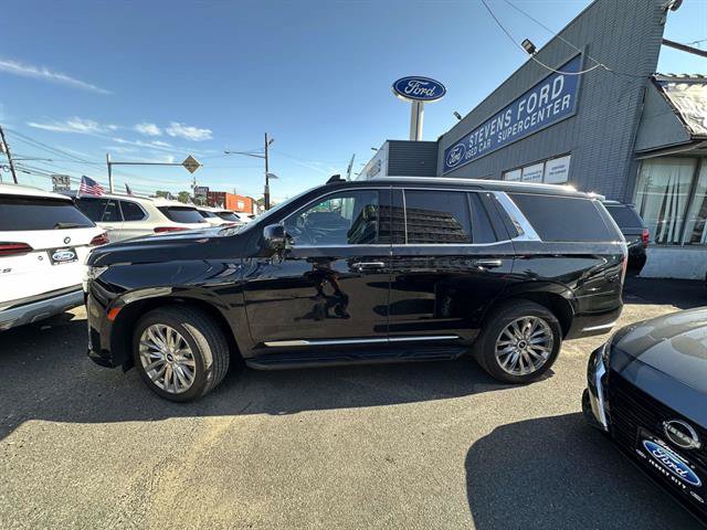 Used 2024 Cadillac Escalade Premium Luxury AWD/4WD image 35