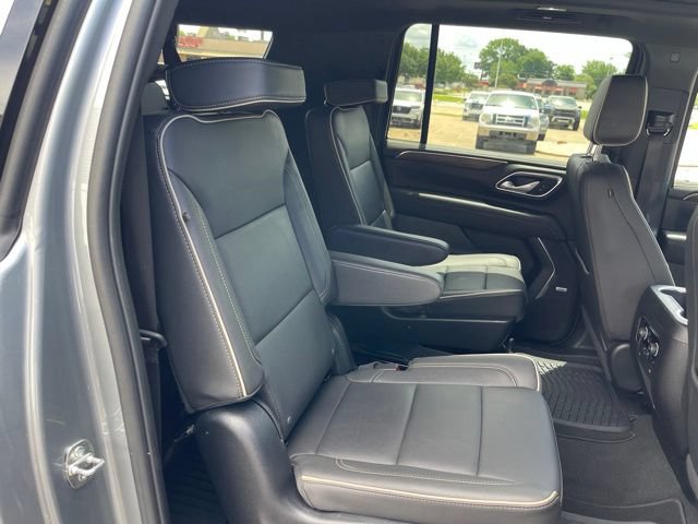 Used 2024 Chevrolet Suburban Premier w/ Premium Package RWD image 24
