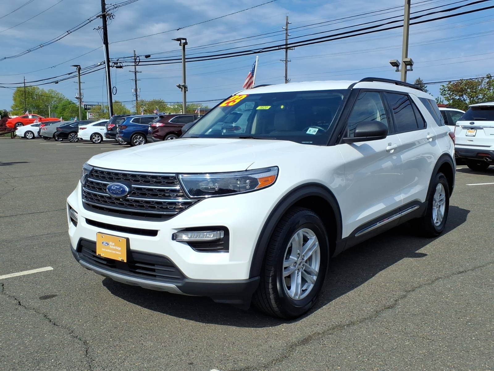 Certified 2023 Ford Explorer XLT w/ Equipment Group 202A AWD/4WD image 3