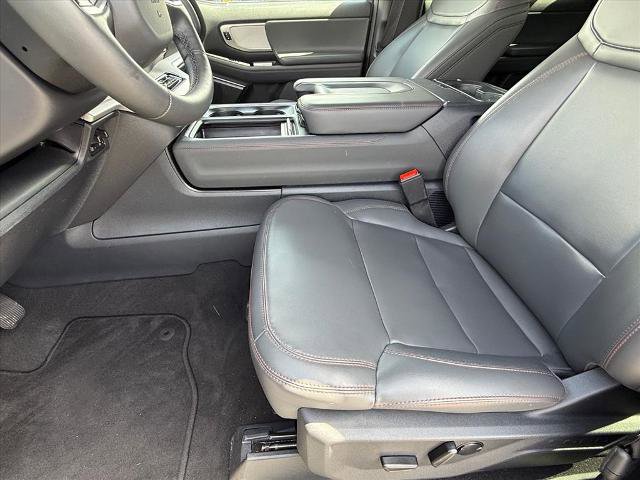 Certified 2025 Ford Expedition Active AWD/4WD image 13