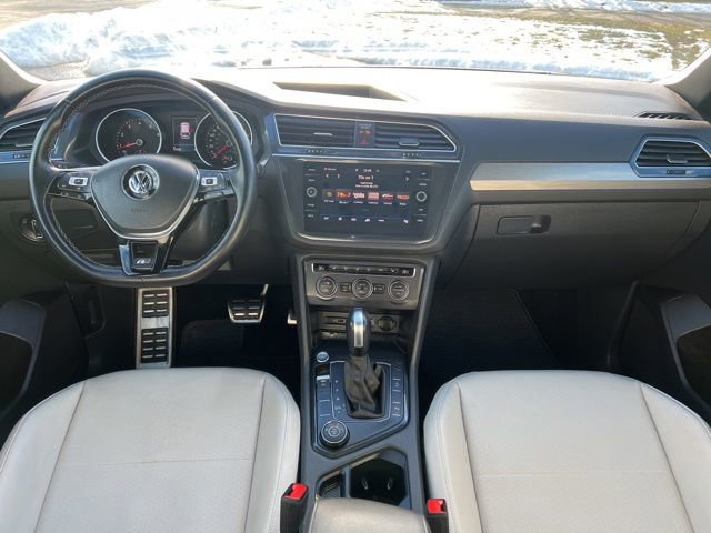 Used 2020 Volkswagen Tiguan SE R-Line image 35