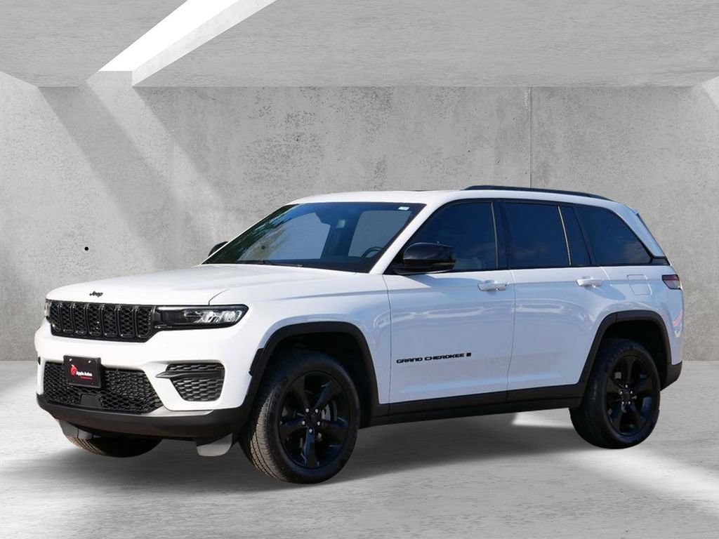 Used 2022 Jeep Grand Cherokee Altitude AWD/4WD image 6