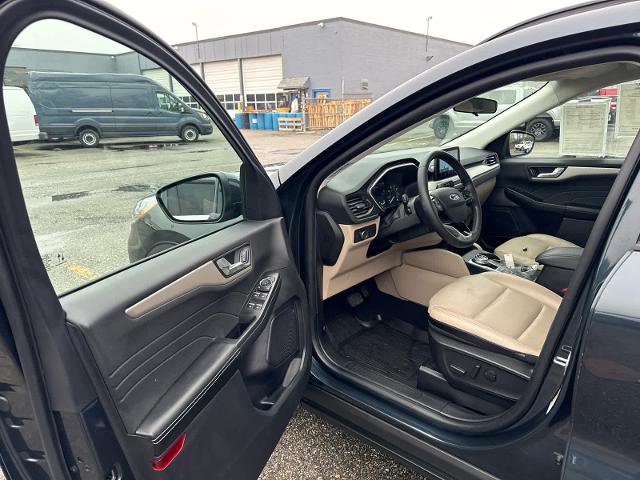 Certified 2022 Ford Escape SEL AWD/4WD image 6