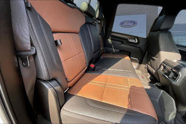 Used 2024 Chevrolet Silverado 2500 High Country w/ High Country Premium Package AWD/4WD image 26