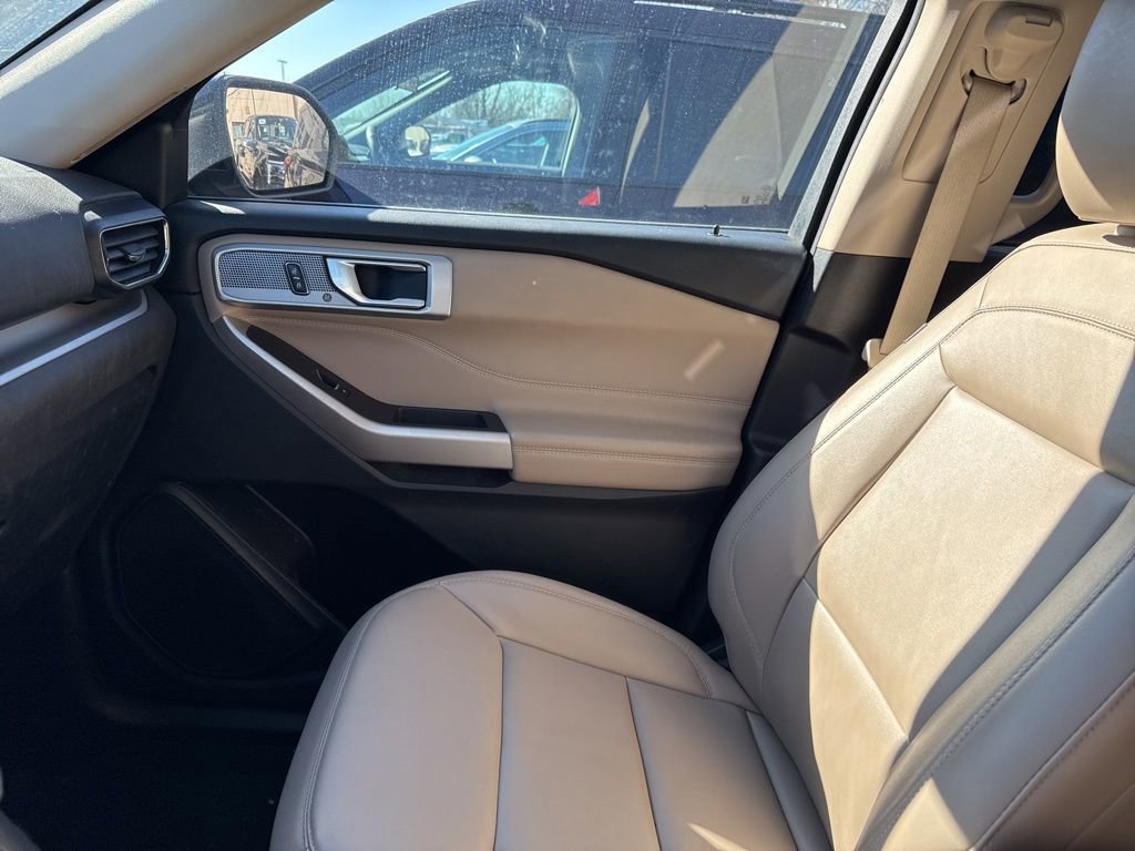 Certified 2023 Ford Explorer XLT w/ Equipment Group 202A image 10
