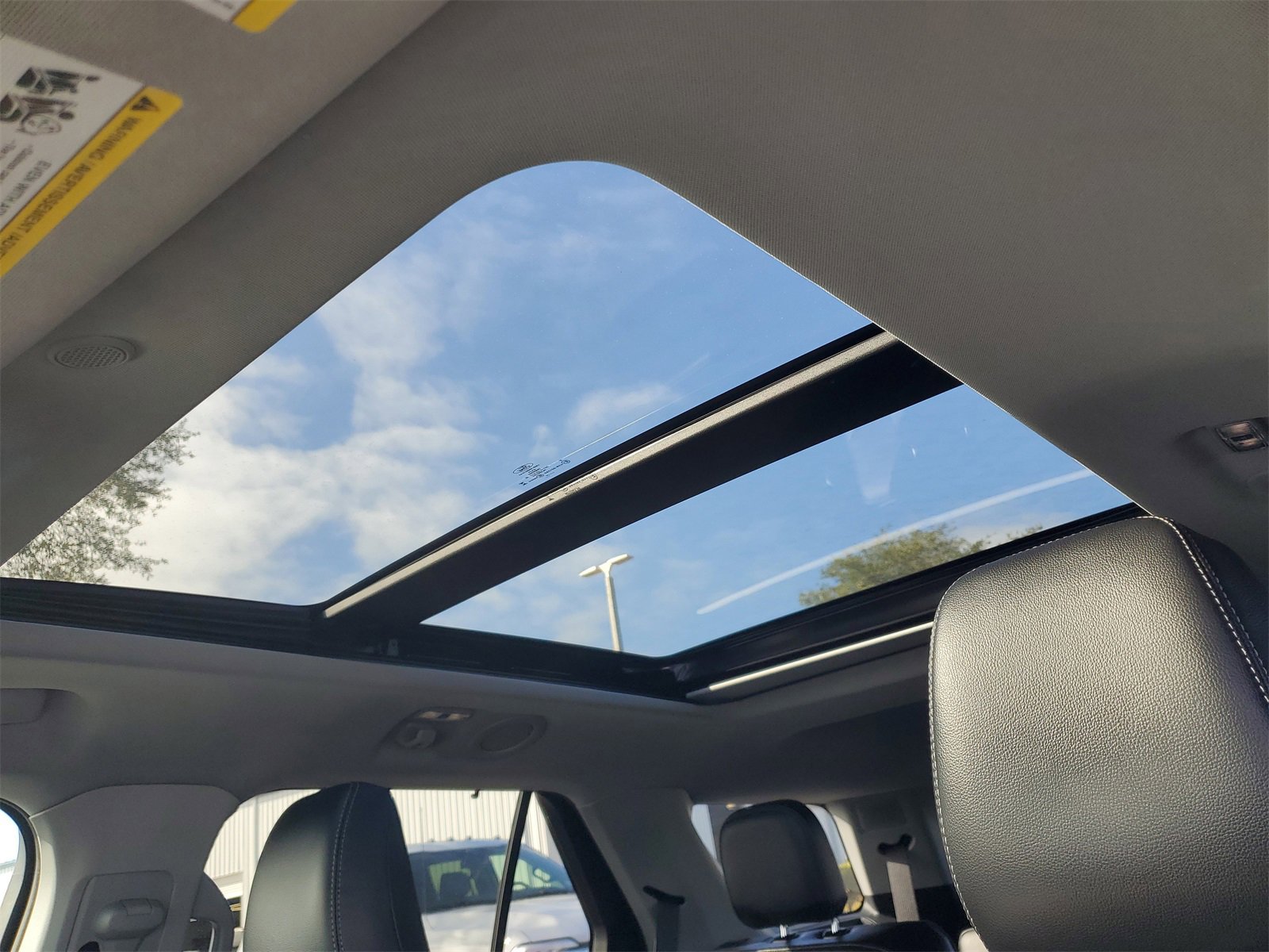 Certified 2024 Ford Explorer Limited w/ Limited Technology Package image 32