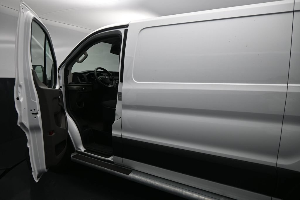 Certified 2025 Ford Transit 250 Low Roof w/ Exterior Upgrade Package RWD image 9