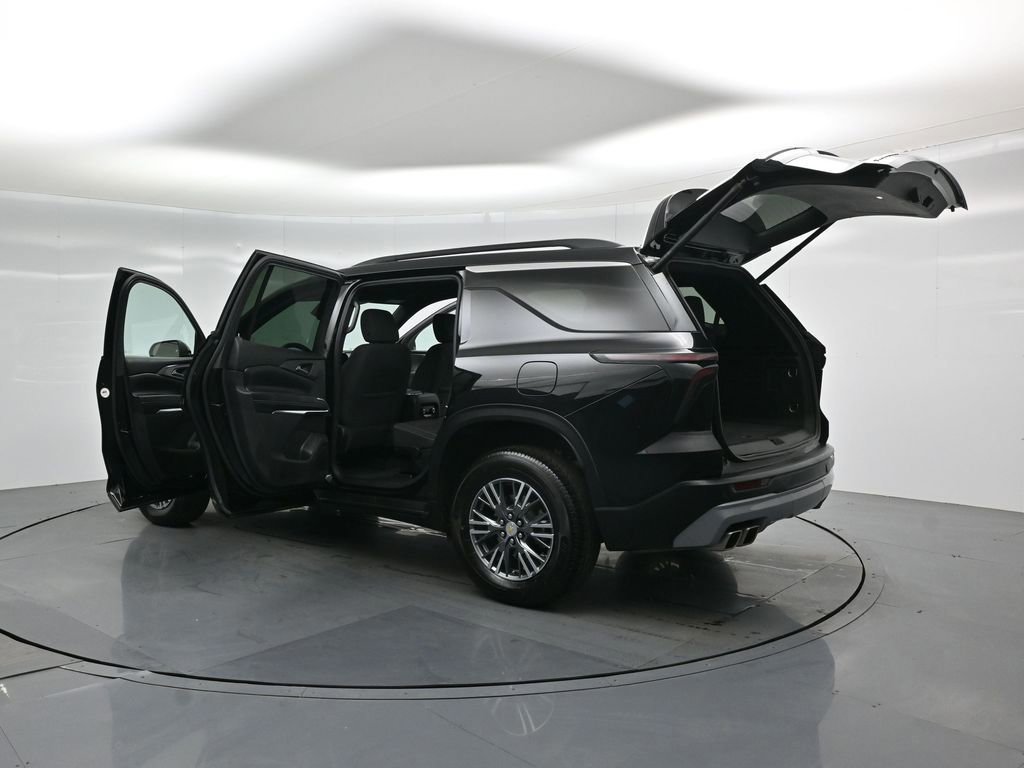 Used 2024 Chevrolet Traverse LT image 52