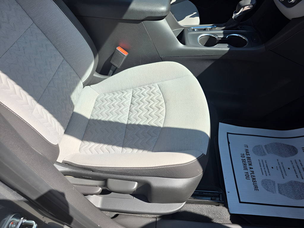 Used 2023 Chevrolet Equinox LT FWD image 33