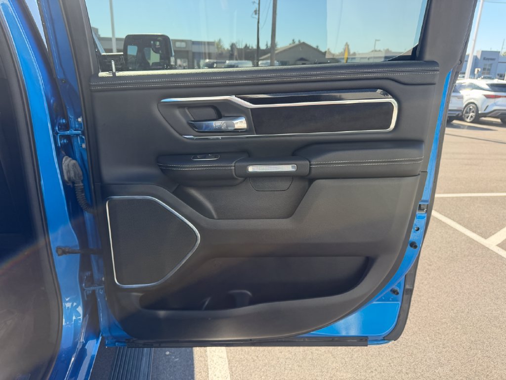 Used 2022 RAM 1500 Laramie AWD/4WD image 32