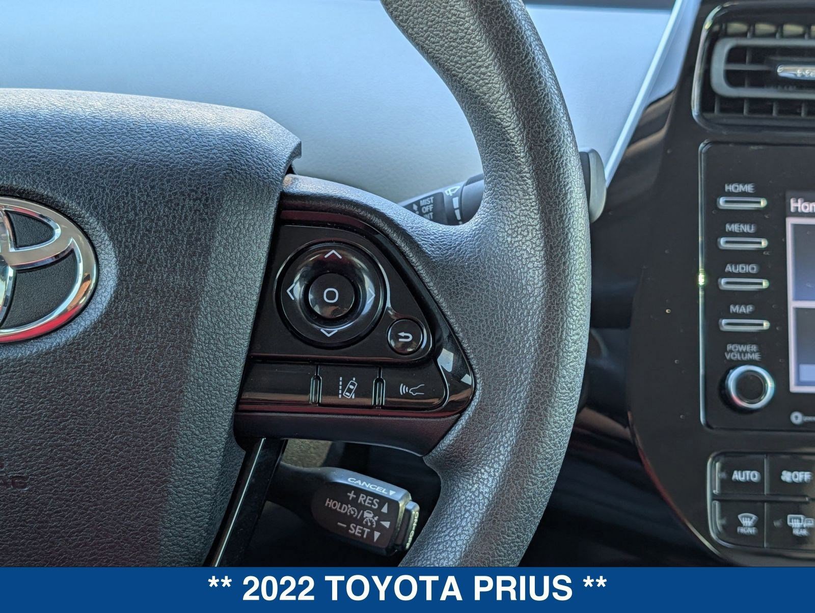 Used 2022 Toyota Prius LE image 24