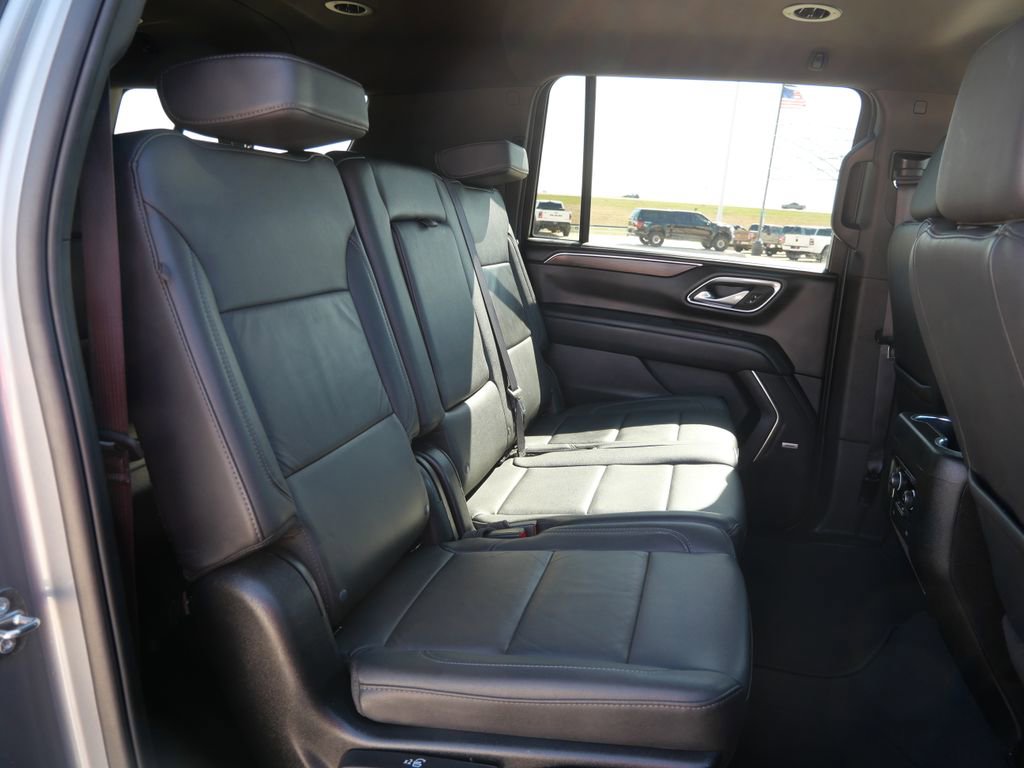 Used 2024 Chevrolet Suburban LT AWD/4WD image 19