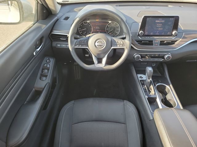 Used 2024 Nissan Altima 2.5 SV FWD image 11