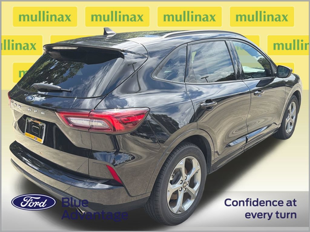 Certified 2024 Ford Escape ST-Line FWD image 4