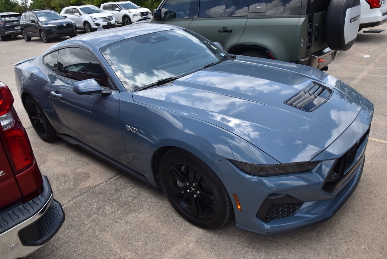 Certified 2025 Ford Mustang GT RWD image 4
