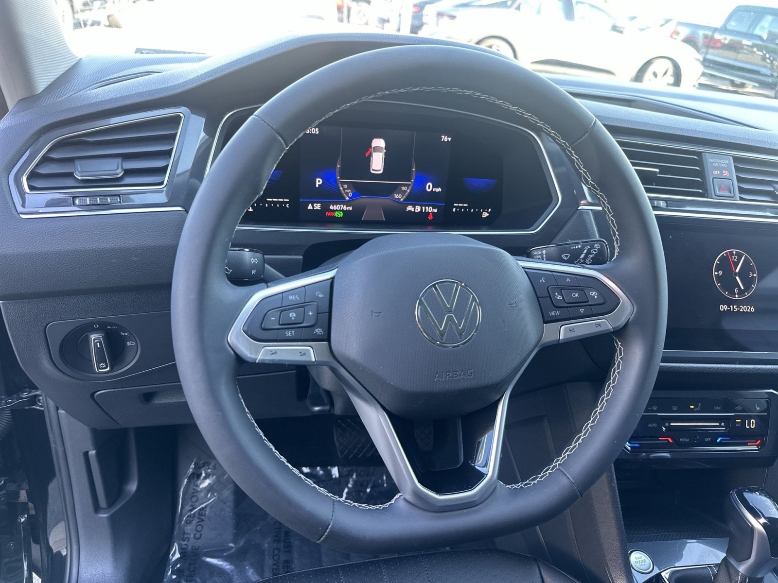 Used 2022 Volkswagen Tiguan SE w/ Panoramic Sunroof Package FWD image 17