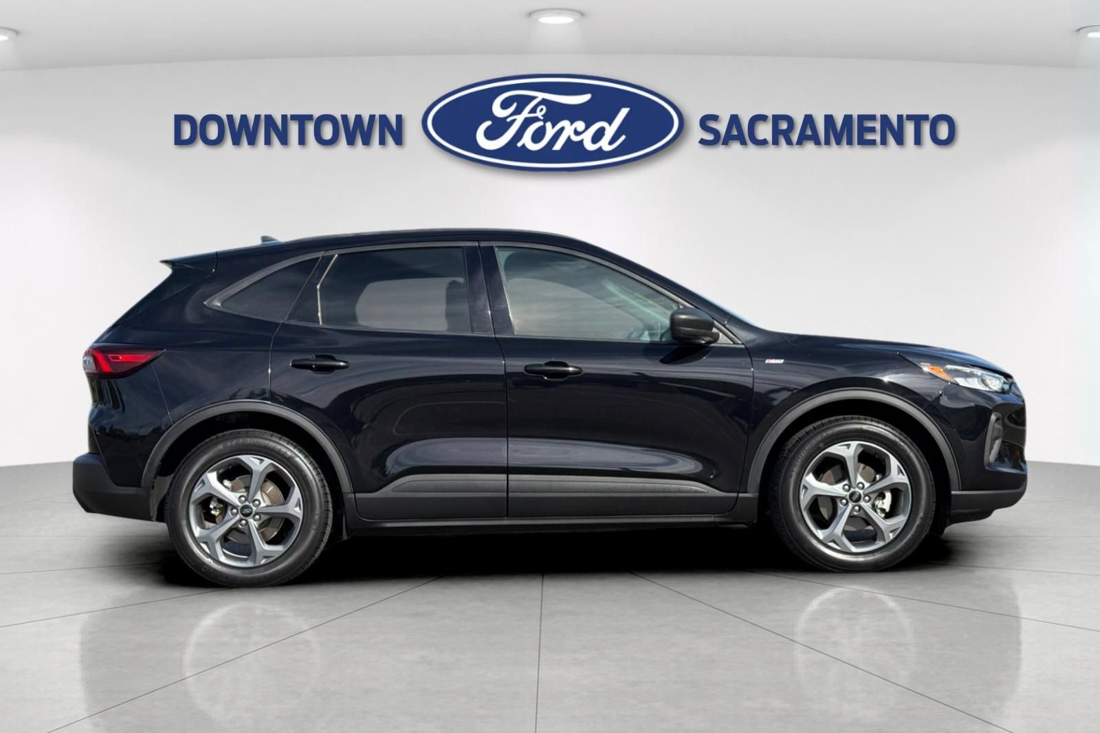 Certified 2025 Ford Escape ST-Line FWD image 10