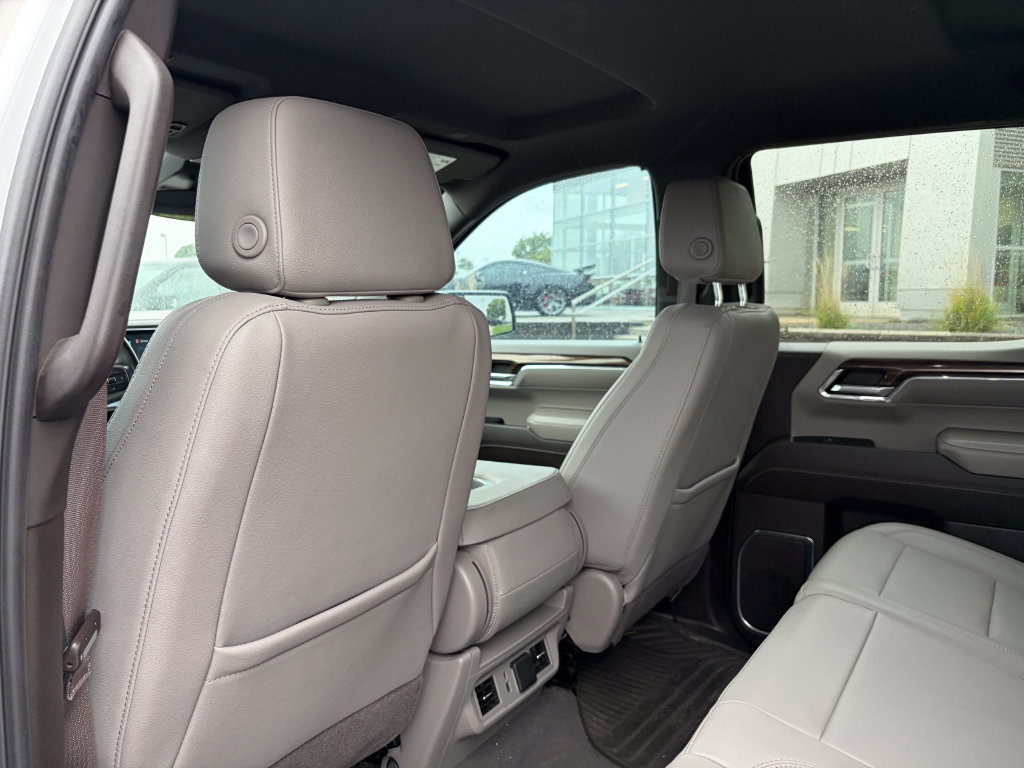 Used 2024 Chevrolet Silverado 1500 LT w/ Leather Package AWD/4WD image 14