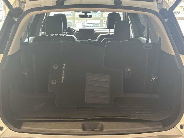 Used 2023 Nissan Pathfinder Platinum AWD/4WD image 25