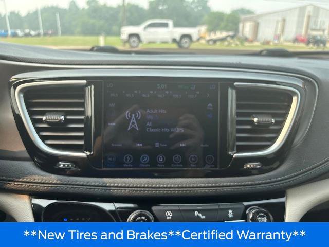 Used 2019 Chrysler Pacifica Limited FWD image 16