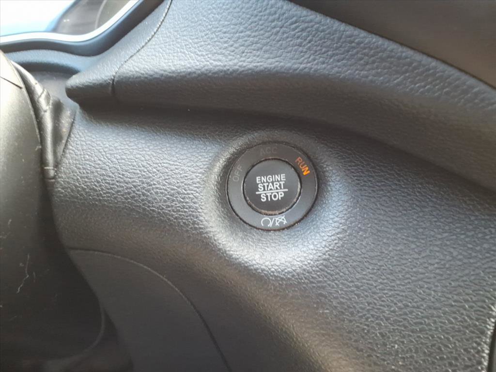 Used 2021 Jeep Cherokee Limited image 24