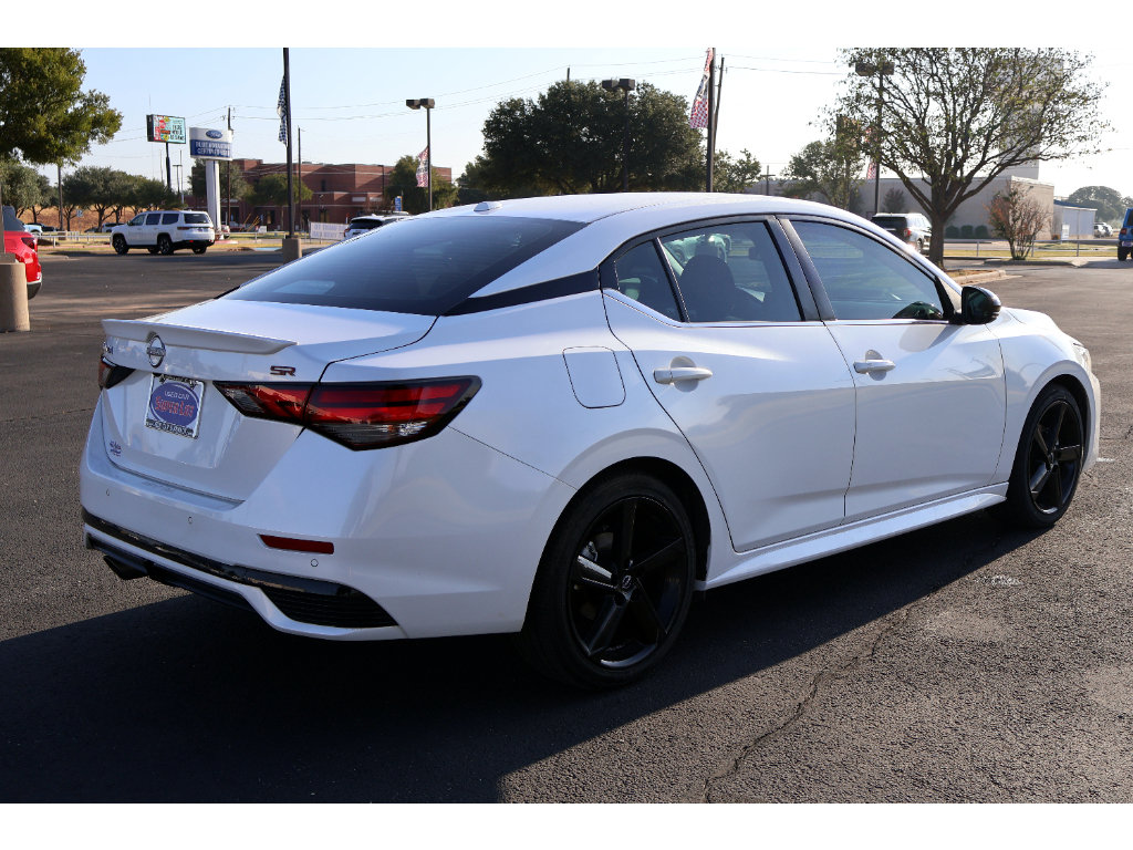 Used 2024 Nissan Sentra SR FWD image 11
