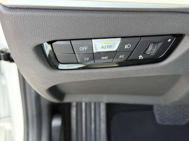Used 2025 BMW 330i Sedan RWD image 17