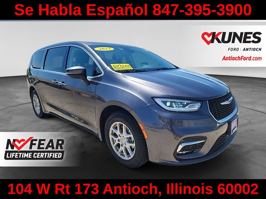 Used 2023 Chrysler Pacifica Touring-L