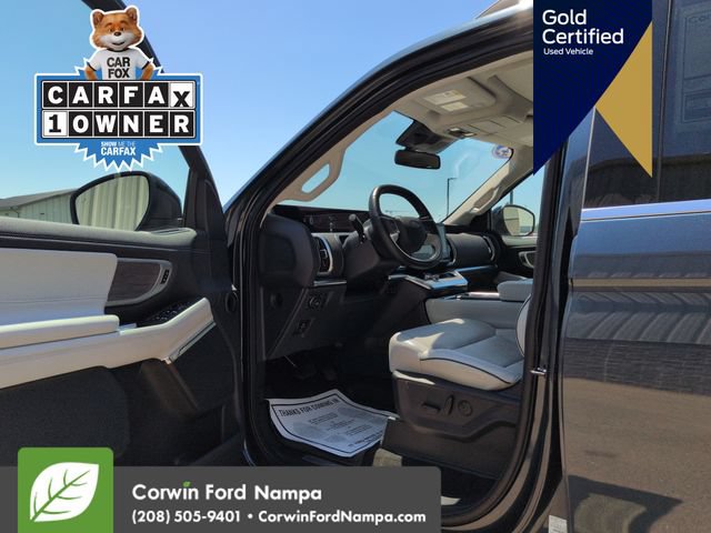Certified 2025 Ford Expedition Max Platinum w/ Platinum Ultimate Package AWD/4WD image 11