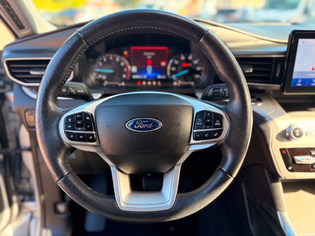 Certified 2023 Ford Explorer XLT w/ Equipment Group 202A AWD/4WD image 28