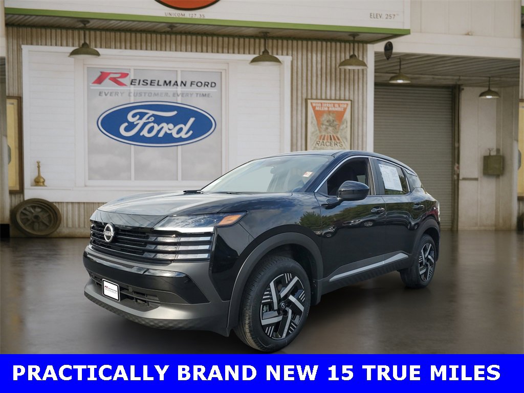 Used 2025 Nissan Kicks SV image 2