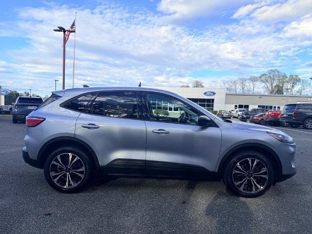 Certified 2022 Ford Escape SE w/ SE Sport Appearance Package image 2