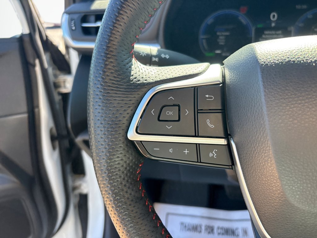 Used 2025 Toyota Sienna XSE AWD/4WD image 28