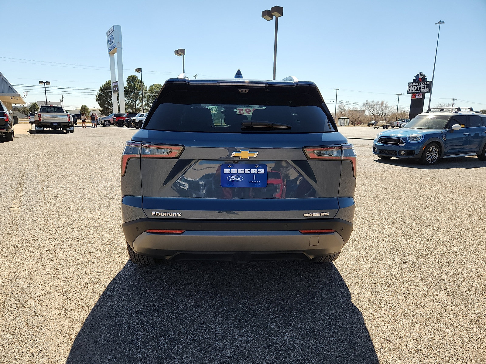 Used 2025 Chevrolet Equinox LT w/ Convenience Package II image 6