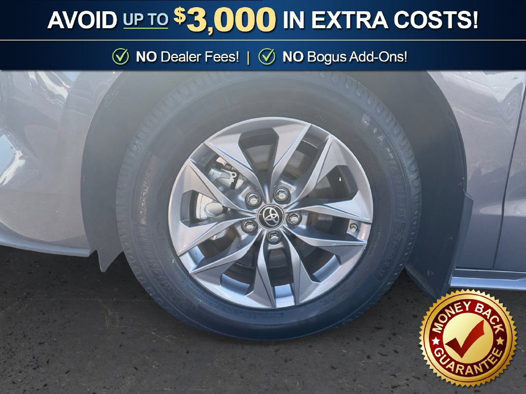 Used 2021 Toyota Sienna XLE FWD image 13