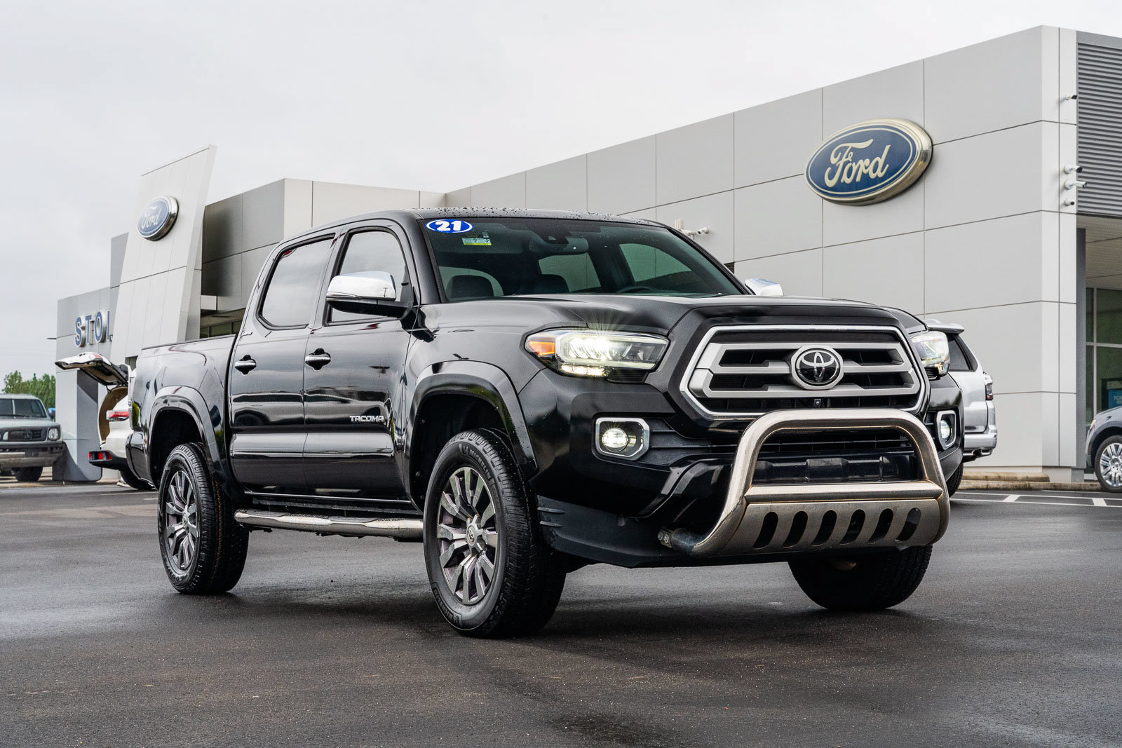 Used 2021 Toyota Tacoma Limited RWD image 1