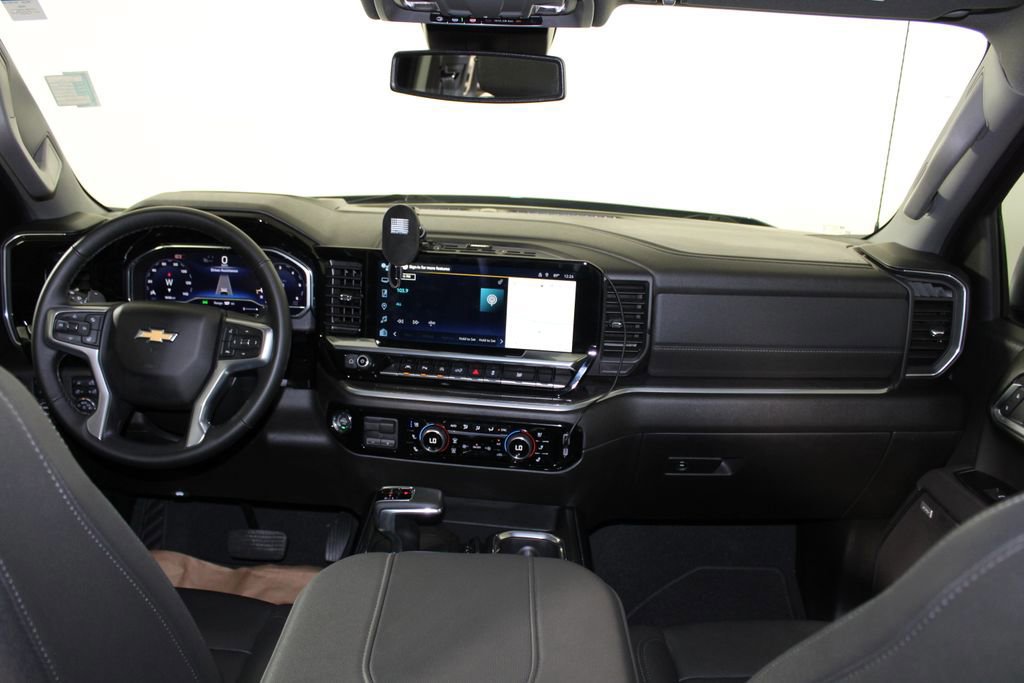 Used 2025 Chevrolet Silverado 1500 LTZ image 13
