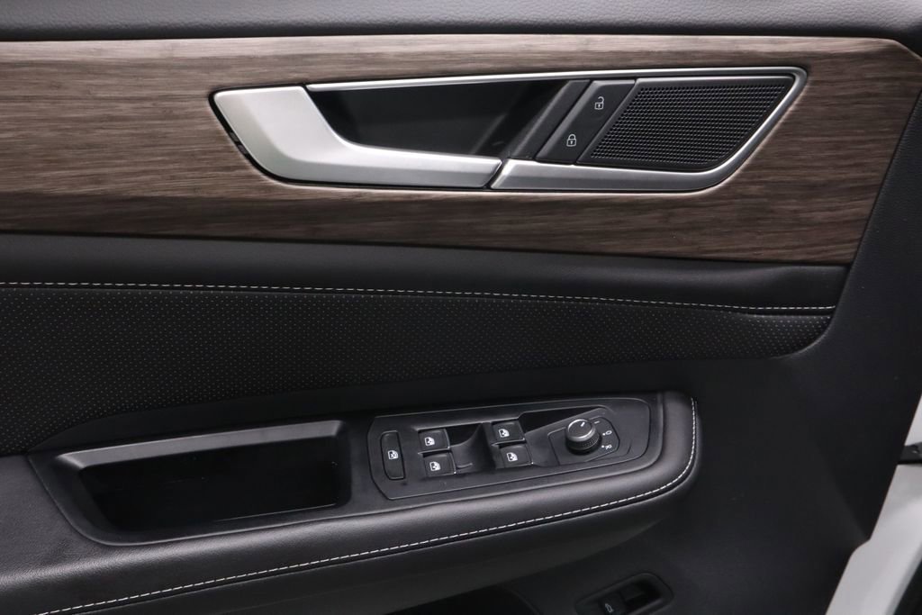 Used 2024 Volkswagen Atlas SEL AWD/4WD image 24