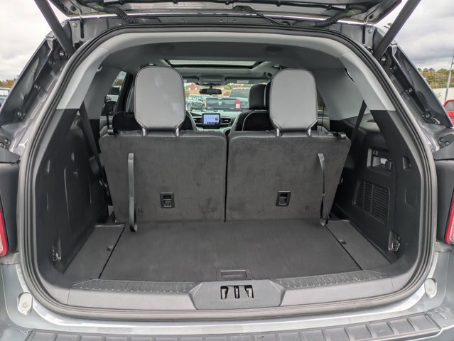 Certified 2022 Ford Explorer XLT w/ Equipment Group 202A image 33