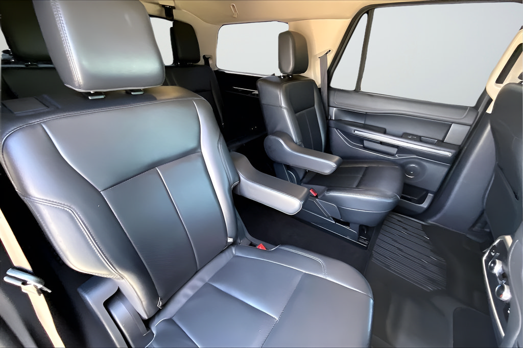 Certified 2022 Ford Expedition XLT RWD image 19