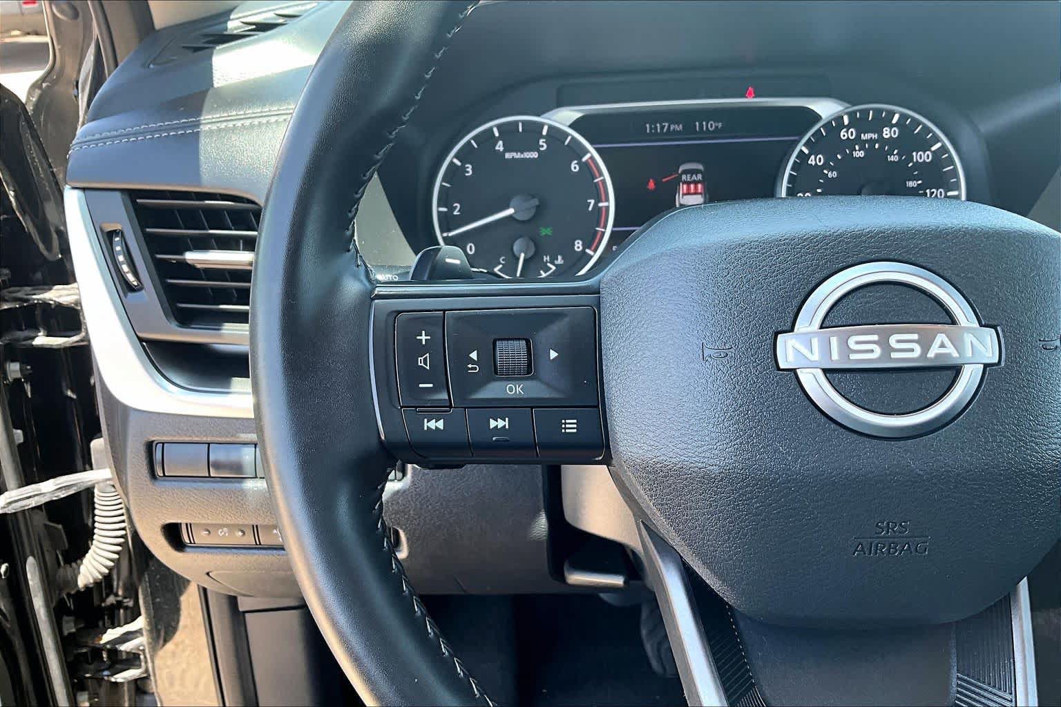 Used 2025 Nissan Rogue SV FWD image 23