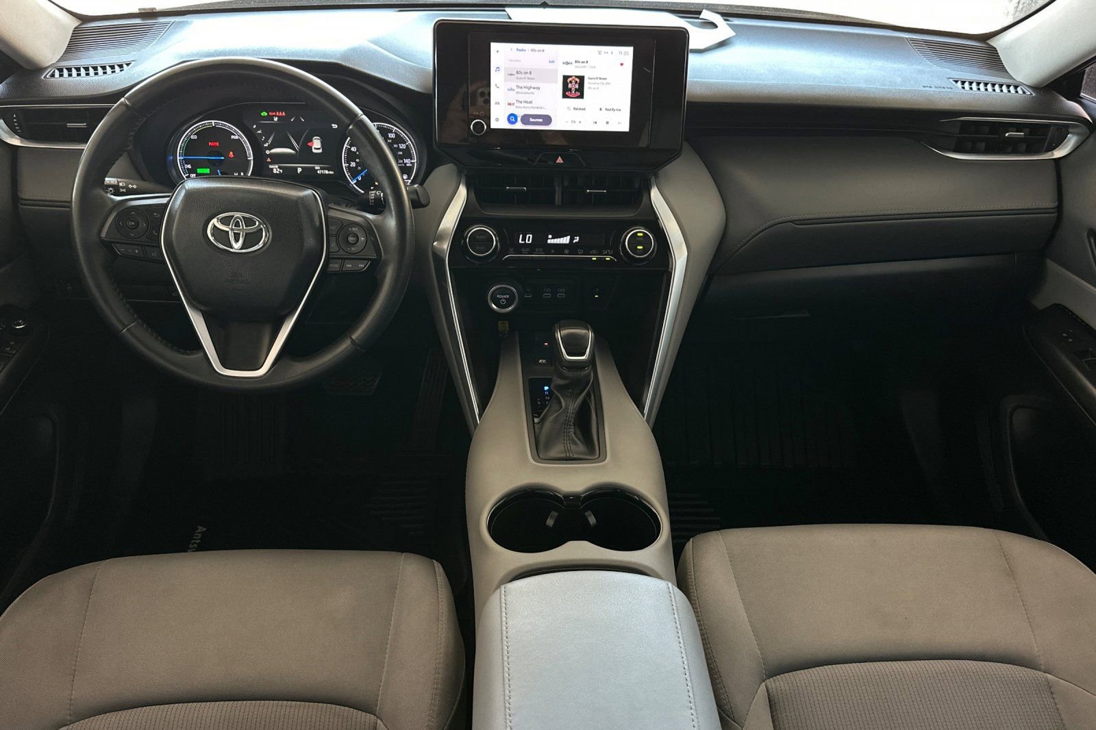 Used 2023 Toyota Venza LE AWD/4WD image 12