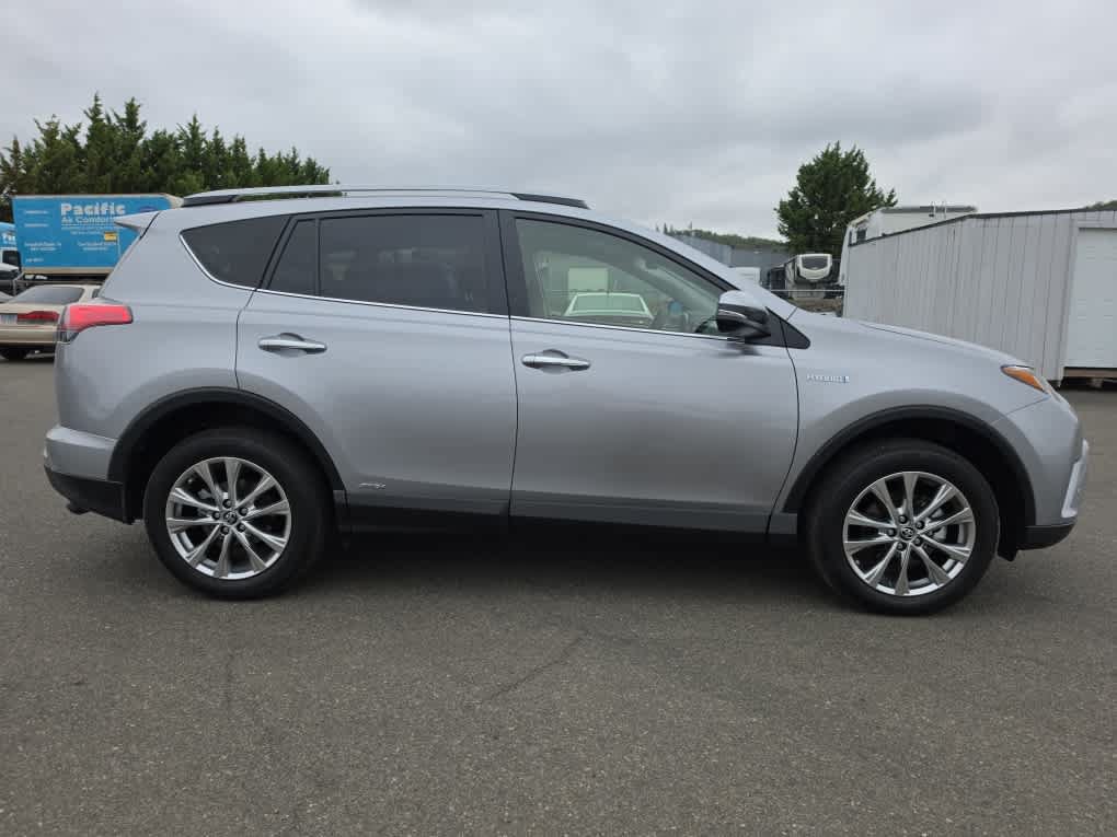Used 2018 Toyota RAV4 Limited AWD/4WD image 5