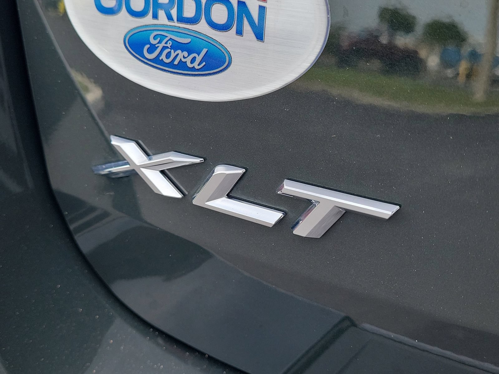Certified 2022 Ford Explorer XLT w/ Equipment Group 202A RWD image 6