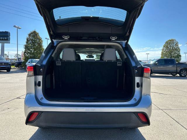 Used 2021 Toyota Highlander XLE image 9